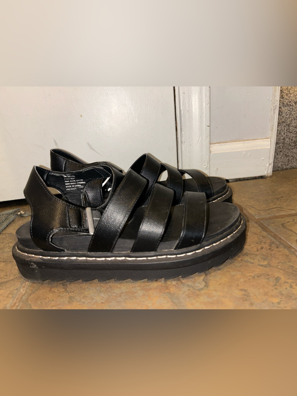 Sincerely Jules Women’s Strappy Platform Sandals